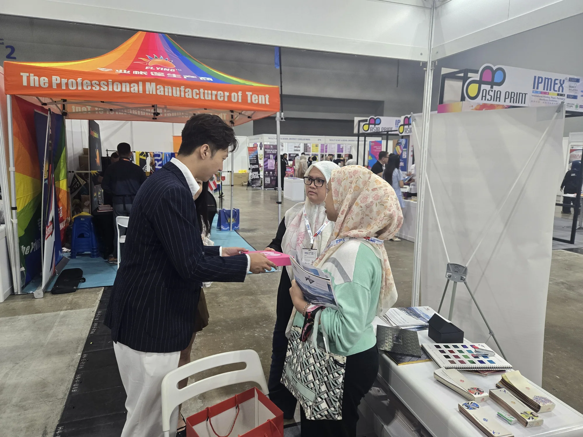 OKKEY team and visitors at the Malaysia exhibition, photo 7