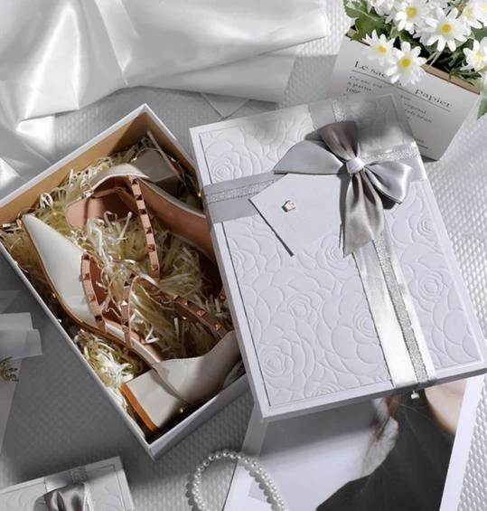 Ribbon Apparel Gift Box