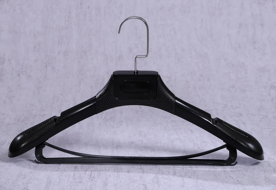 Textured Grip Wide Shoulder Suit Hanger
